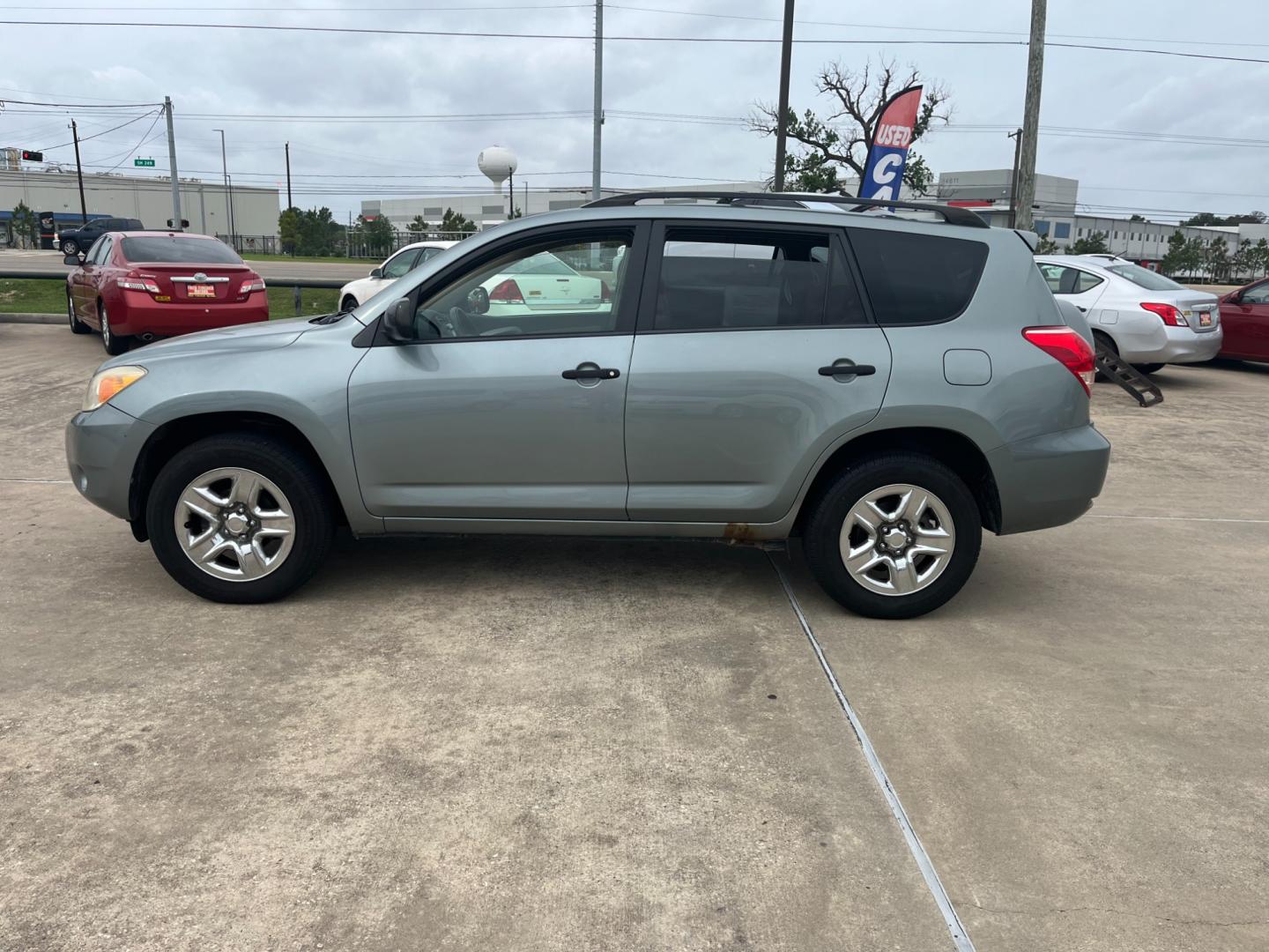 2008 green /TAN Toyota RAV4 Base I4 4WD (JTMBD33V685) with an 2.4L L4 DOHC 16V engine, 4-Speed Automatic transmission, located at 14700 Tomball Parkway 249, Houston, TX, 77086, (281) 444-2200, 29.928619, -95.504074 - Photo#3